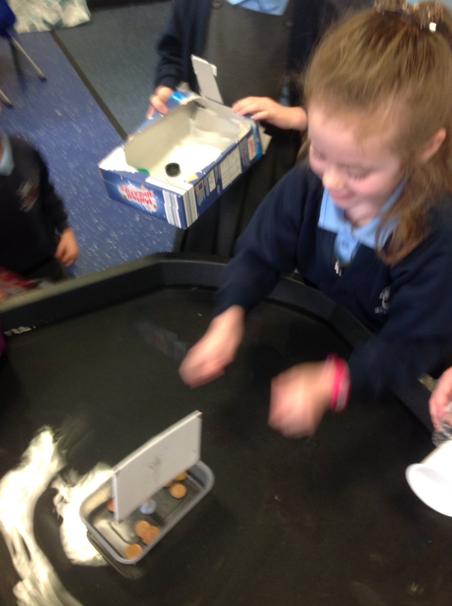 Class3KA_NR's tweet photo. Lots of success with our STEM activity this morning. If our boats sank we could explain why and what we would do next time #floatingchallenge β΅οΈβοΈ https://t.co/mhQkDQmiPt