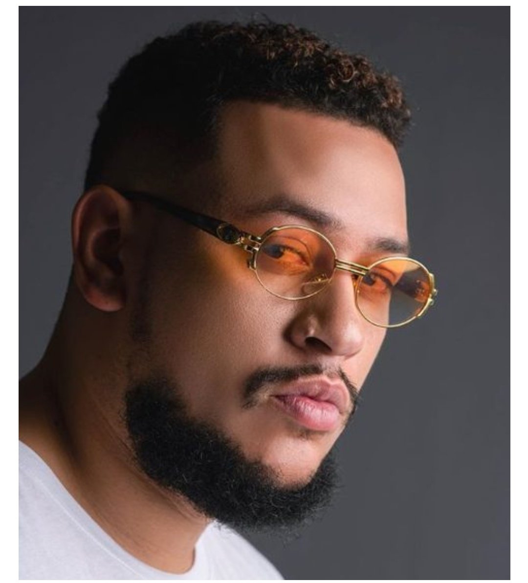 sahiphop247's tweet photo. AKA says he wants a song with Kabza De Smallz and Maphorisa.

What do y'all think SA hiphop is going?? https://t.co/Od5BUA21P3