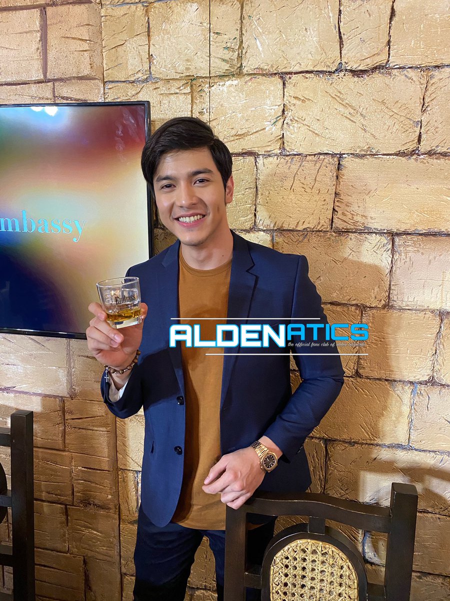ALDENatics's tweet photo. Happy to be part of @embassywhiskyph 
Cheers! 🥃 https://t.co/3KuLZwHYEU