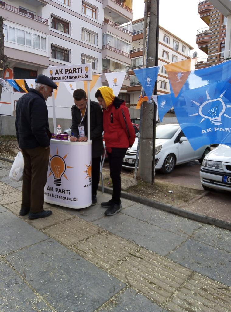 ALPERENBECERKL2's tweet photo. İlk günki gibi aşkla 🌹💡 https://t.co/DQjtbaCH2M