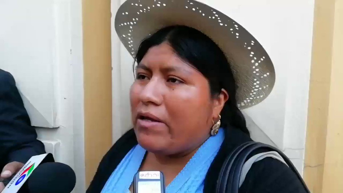 ErbolDigital's tweet photo. #LaPaz
Juanita Ancieta, exejecutiva de las "Bartolinas", tiene orden de aprehensión por el #CasoFondioc, informó el director del Fondo Indígena, @TataQuispe. https://t.co/0gz8zNVo3k