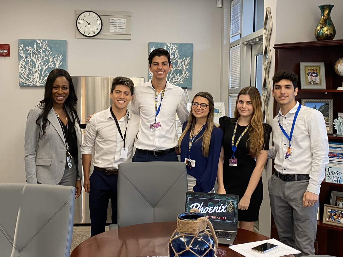 DrKFried's tweet photo. Business Professionals in the making! DECA students presenting their innovative virtual company and products in support of the environment ~ Wonderful job ⭐️ @CBHSDECA https://t.co/NTgEofASg5