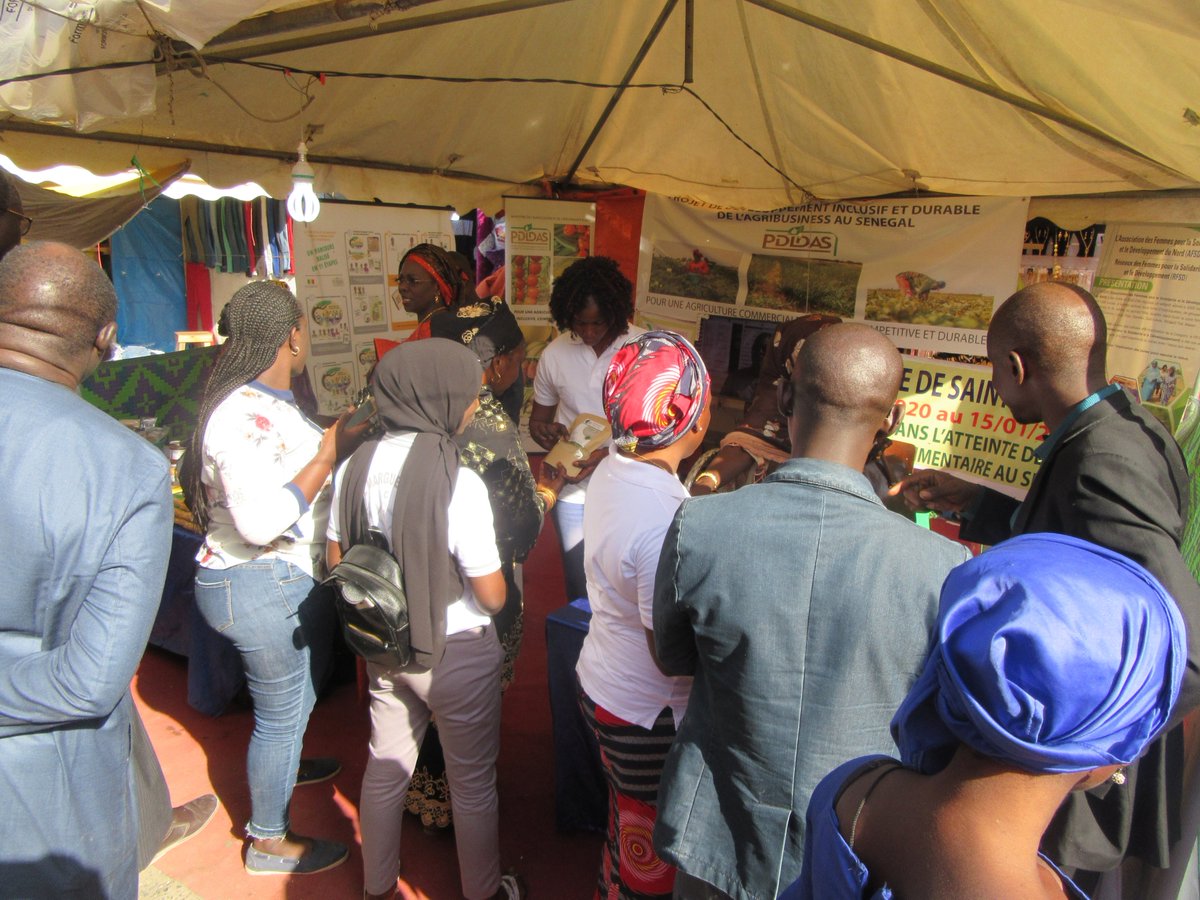 PdidasOfficiel's tweet photo. Le #PDIDAS a participé du 05 au 20 janvier 2020 à la Foire Internationale de Saint-Louis (FISA). Cette seconde édition fut marquée par l’exposition au niveau du stand PDIDAS de Groupements féminins bénéficiaires de financements du Projet et intervenant dans la production et... https://t.co/lVBOSrKzRR