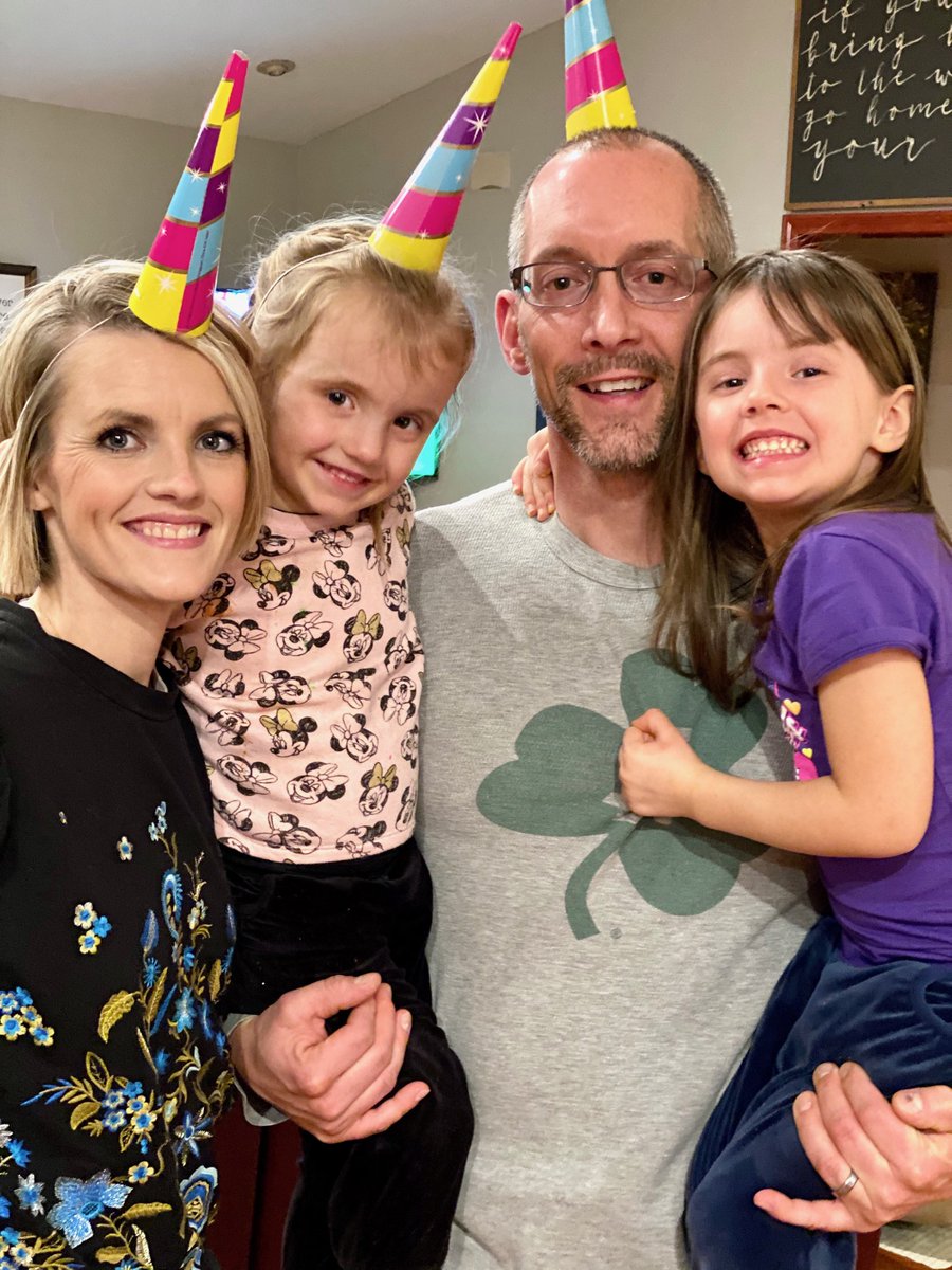 zangten's tweet photo. They are my world. #girldad https://t.co/Xf5pCFCn0r
