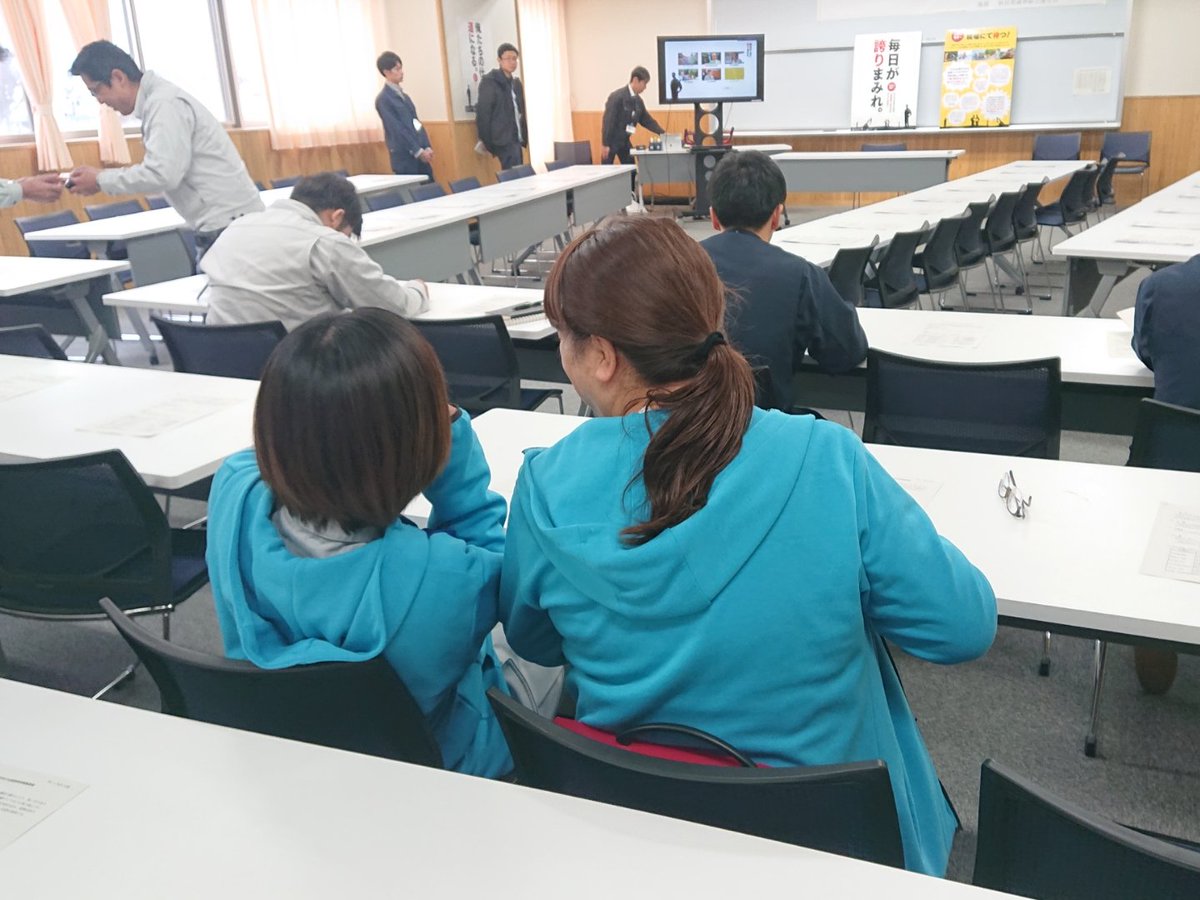 HANAMAR16's tweet photo. 28日、２回目となる「県内建設企業による高校生向け出前説明会」に参加させてもらいました✨前回とは違う高校に伺いましたが、こちらの生徒さんも真剣に聞いてくれて感激でした😄

#仙北建設業協会 #女性部会 #HANAMARU #大仙市 #出前説明会 #建設業 #就活 https://t.co/UcXHfDsceG