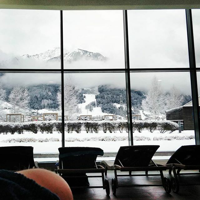 engestudio's tweet photo. Therme mit Ausblick 
#roomwithaview #chillexen https://t.co/ziJmp5hzHl https://t.co/4kbL5fmJHc