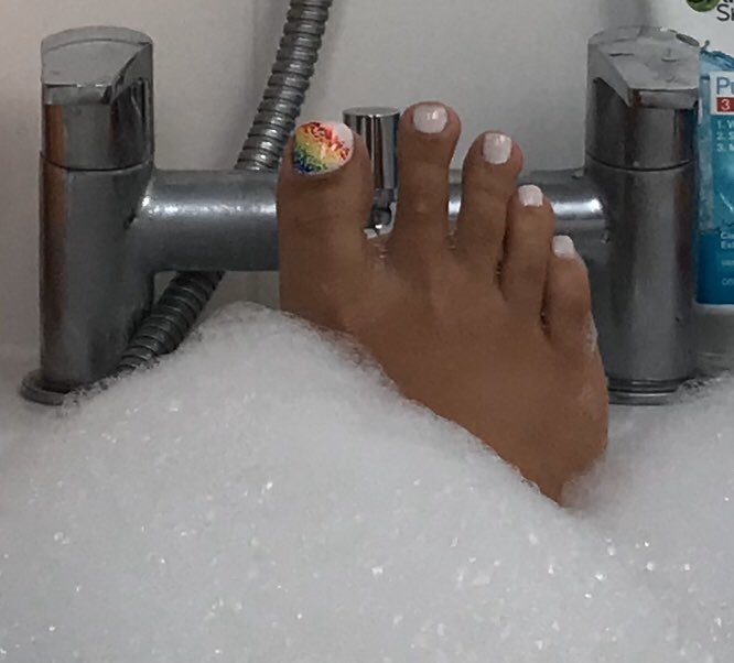 FeetSquishASMR's tweet photo. Bubble bath time!! Just what I need when we have a house full of sick people ๐ท๐ค๐คง #tlctime #selfcare #bubblebath #bathtime #nails #paintedtoes #nailpolish #nailart #whattodowhenyouhavetheflu https://t.co/0Pmv5eyGtt