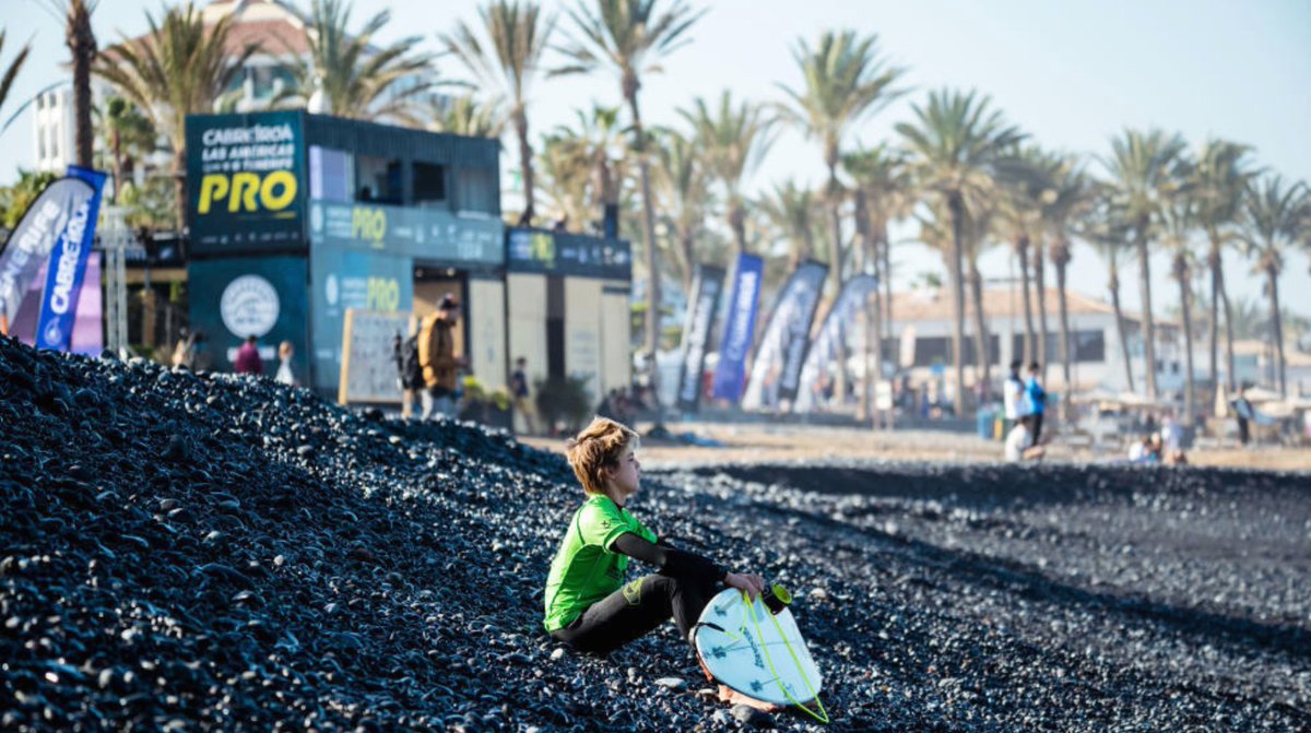 classicsurfpro's tweet photo. El #CabreiroáProLasAméricas🔥se ha convertido rápidamente en uno de los eventos favoritos de los surfistas, ya que Las Américas ofrece condiciones impecables y un descanso soleado del invierno continental a sólo un par de horas.
¿Te lo vas a perder?😎
#ClassicSurfPro #WSLSpain https://t.co/rVw8pbJQcy