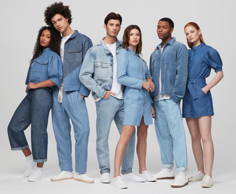 #NEVSFAM <3
Albina, Kennedy and Shokirie in the <a href="/leecooper/">Lee Cooper</a> SS20 Campaign!
Check out the video here: ow.ly/IAnr30qdeir