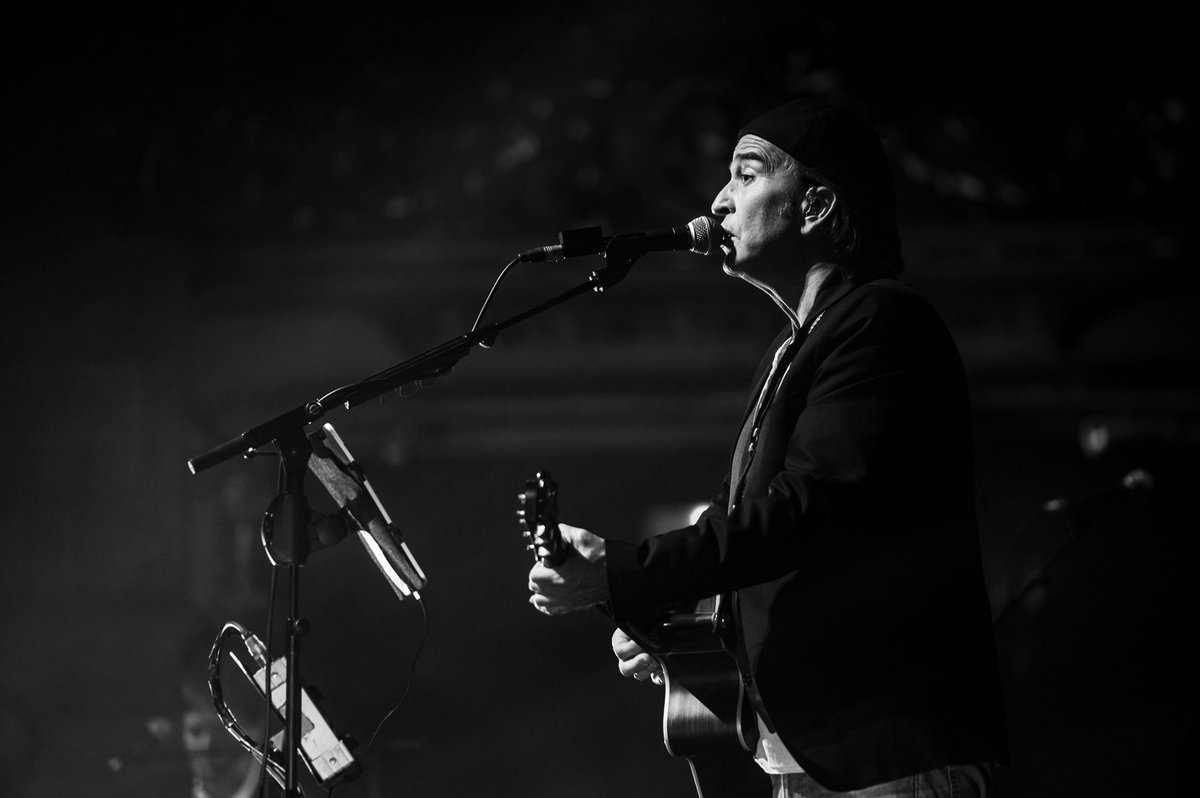 ArcoirisLS's tweet image. 💡 Inauguración de lujo del @guitfestbcn 2020 con el sold out de @los_secretos 🎸 en el Gran Teatre del @Liceu_cat.
📸@theprojectbcn
#LosSecretos #GuitarBcn #GranTeatreLiceu #welovemusiq #arcoirislightingsystems #arcoirislighting #ledlights #iluminacionbcn #iluminacionconciertos