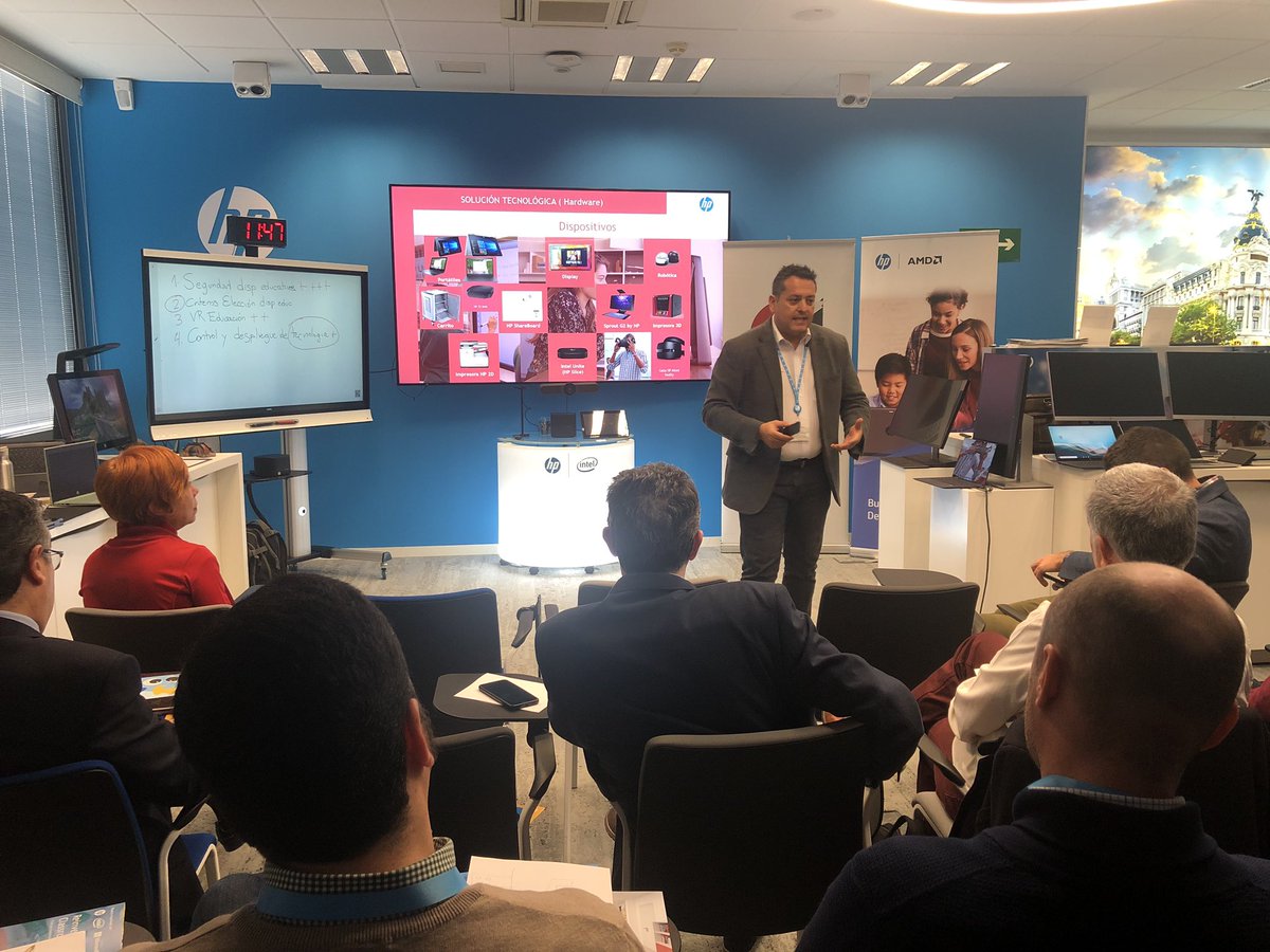 Continuamos con José Luis Diez, Consultor de Movilidad y Educación Canal HP
@diezmovilidad
@seringeEDU
#Experiencecenter
#ReinventTheClassroom