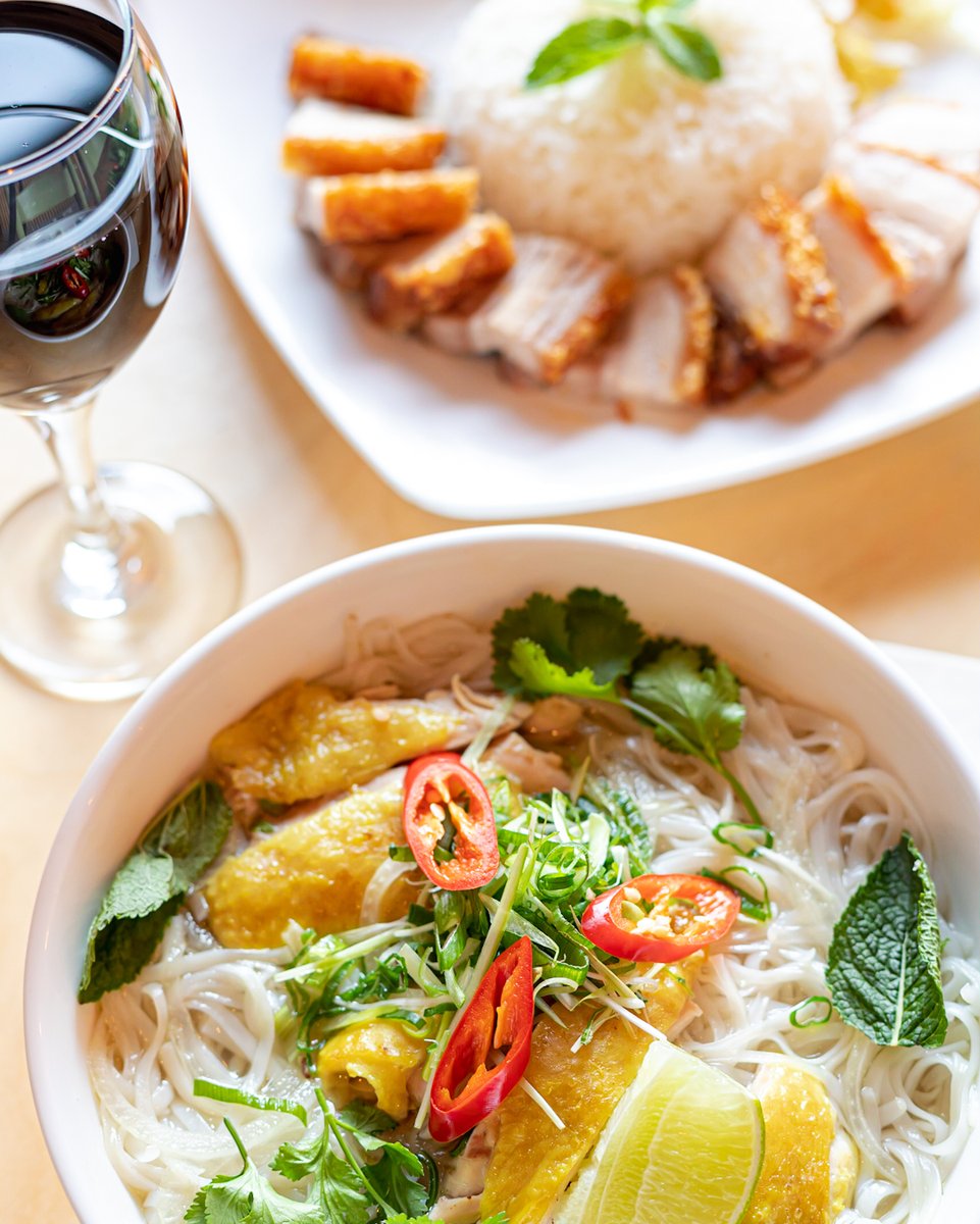 unclenamsuk's tweet photo. Among all the #MidweekRush, a hearty lunch will always gives us the motivation to push through to the weekend! 🍜🍷 #Hackney #StokeNewington #VietnameseRestaurant https://t.co/PTqeTi9BJU