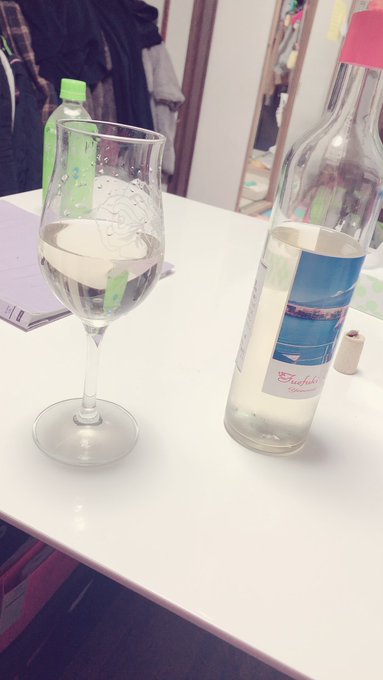 久々の酒！！ https://t.co/5yqgRWFuqt<a href="/tag/%E6%9C%A8%E6%9D%91%E8%8A%B1%E3%81%BE%E3%81%9F%E3%81%AD"class="tags"><span>#木村花またね</span></a>