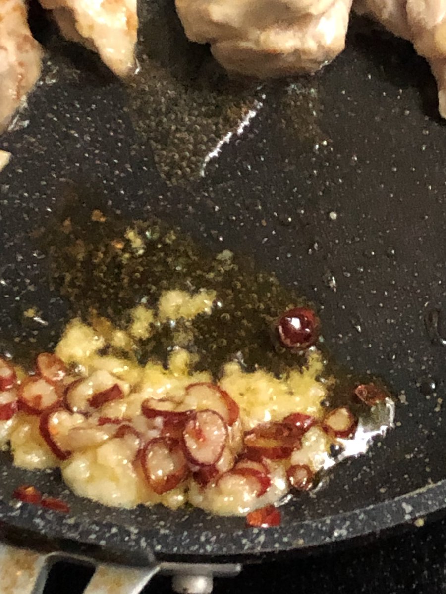 BOM3024's tweet photo. テストめっちゃ余裕やんとか思って昼寝ぶちかましたら今起きた
いったんパスタ茹でる。 https://t.co/awLdtG8Ljo