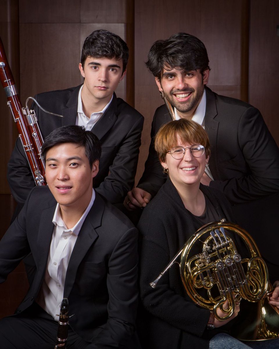 EscuelaRSofia's tweet photo. ¡Hoy te esperamos con Música de Cámara! 😀
🎺 Grupos de Viento #CicloDaCamera
⏰ 29 de enero, 19:30h
🎶 Danzi, Ligeti, Klughardt y Taffanel
🎟️ Entradas: https://t.co/LzxMtZfrXY @ticketea
🎧 Streaming: https://t.co/lu8YgB7zID https://t.co/VUpUE3XZZ2