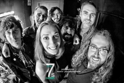 El pasado sábado vivimos la experiencia de acompañar a la banda de #Elche <a href="/SummerRiders/">Summer Riders</a> en los momentos previos a su #Concierto en La Llotja en este enlace te lo contamos con la colaboración de <a href="/srarobinsonband/">SRA.ROBINSON</a>
bit.ly/20125SummerRid…