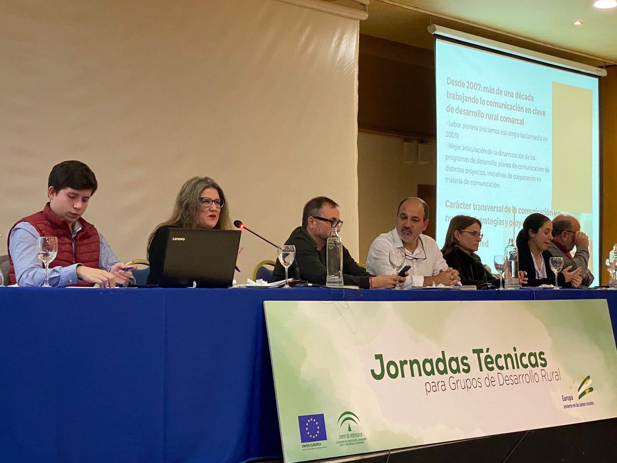 Andalucia_Rural's tweet photo. 🗣@RoGomezRomero periodista de @Aljarafe_Donana defiende que #sin comunicación no hay gobernanza, ni diálogo y tampoco #LEADER” 🇪🇺#desarrollorural #JornadasTecnicas https://t.co/wdeOm6UQem