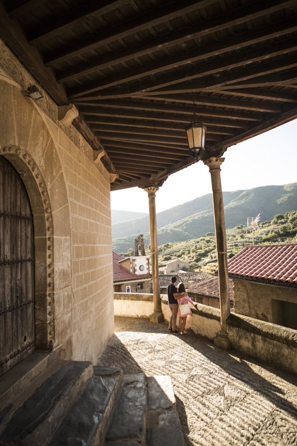 HassaneTraveler's tweet image. #MiercoleSpain 

En este pequeño enclavado en plena sierra de Gata, que destaca por sus singulares construcciones, la gente puede gozar de la iglesia de Santa María de la Concepción, una pequeña joya del S. XVI.
#RobledilloDeGata ya es un destino de @LosPueblosmbe