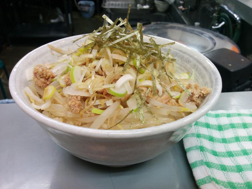 andramarc's tweet photo. 今日は普通に #東京都 #墨田区 #八広 #二丁目 つゆがクリアで一気に飲み干せる #日本一 の #東京とんこつ #ラーメン #てるや #TERUYA さん https://t.co/RZ4DPStj9K