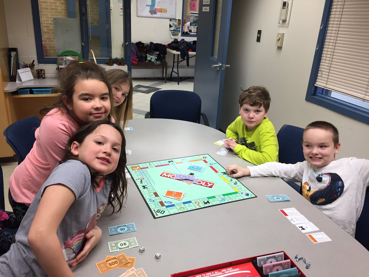 LourdesRCCDSB's tweet photo. Mrs. Impens’ Grade 2/3 class had some game time with Ms. Sicoli and Mr. Walsh on Friday. #MathThroughGames #SeriousCompetition https://t.co/Vtjf7lT77M