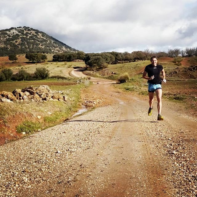 Another snap from our ovely weekend run. I am thankfully on the mend from the flu, kids still battling. It's crazy that after more than 3 years living here we can go on a run that I haven't been on before! The trail running and tracks are around here are endless! 
#training …