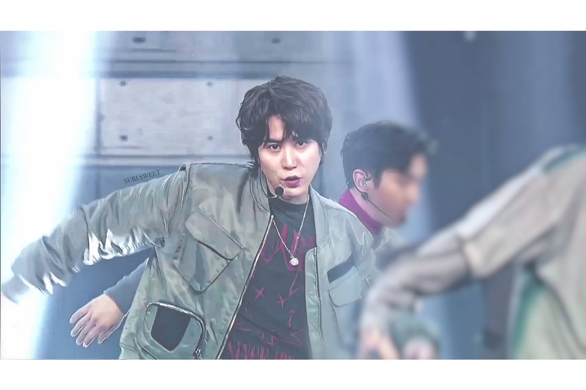 StellaTWloveKyu's tweet photo. #KYUHYUN #2YA2YAO The stage ~ handsome @GaemGyu ❤️❤️❤️ https://t.co/2CyrwHwd0c