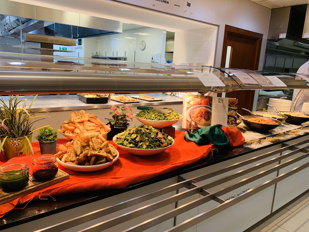 drummondfood's tweet photo. Happy Hump Day🐪Ham Carbonara or Vegan Arrabiata, Indian Chicken Salad. Came &amp; check what else we have for you😀                                        #flavoursofitaly #indianspices                                   @CarolineBaci @neilbird1969 @JaworJim https://t.co/Wl8zdmpFe2