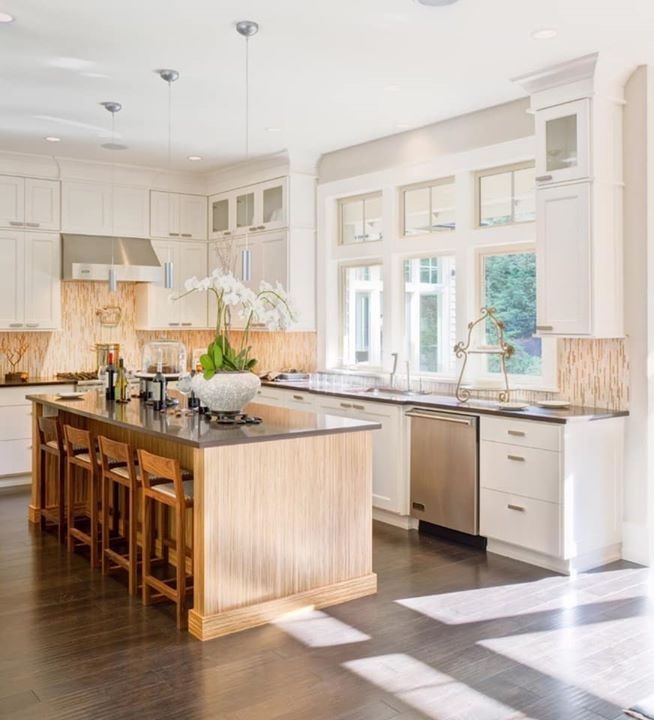 REMAXNEHouston's tweet photo. When looking at homes, which room in a house is most important to you?😍🥰 https://t.co/LtHNEFnBAx https://t.co/k2oDFA8jXU