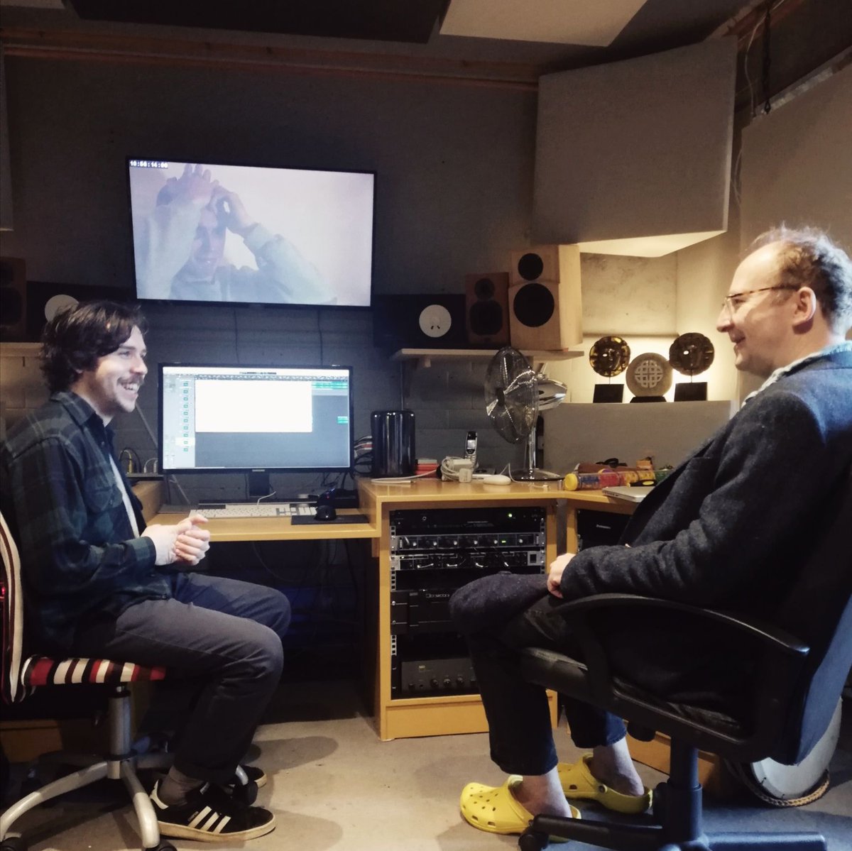 We're in the studio thismorning making some final changes to the score of Hidden series 2 ahead of its broadcast on BBC1 Wales and BBC4 in February 🎼🤓🎶

#music #tv #hidden #crimedrama #bbc1 #bbc4 #s4c #severnscreen #soundtrack #studio