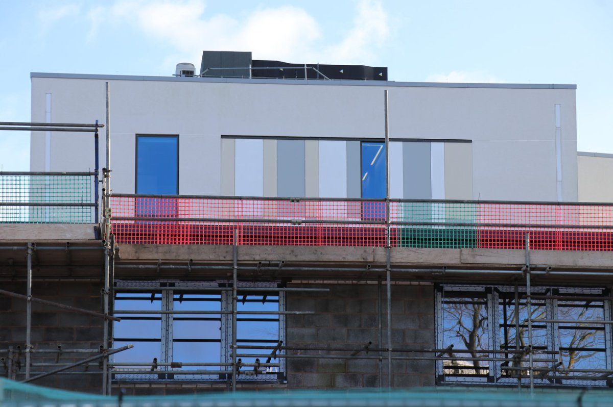 Morro_PS's tweet photo. The sun is shining on our new office development Hatherton Court in Walsall, with interest expressed in 3 of the 6 units available for sale/lease. Part funded by @blackcountrylep @midsengine A great location amongst good company: @Walsall_College @JhootsPharmacy @walsallwhg https://t.co/DdXmsIHemX