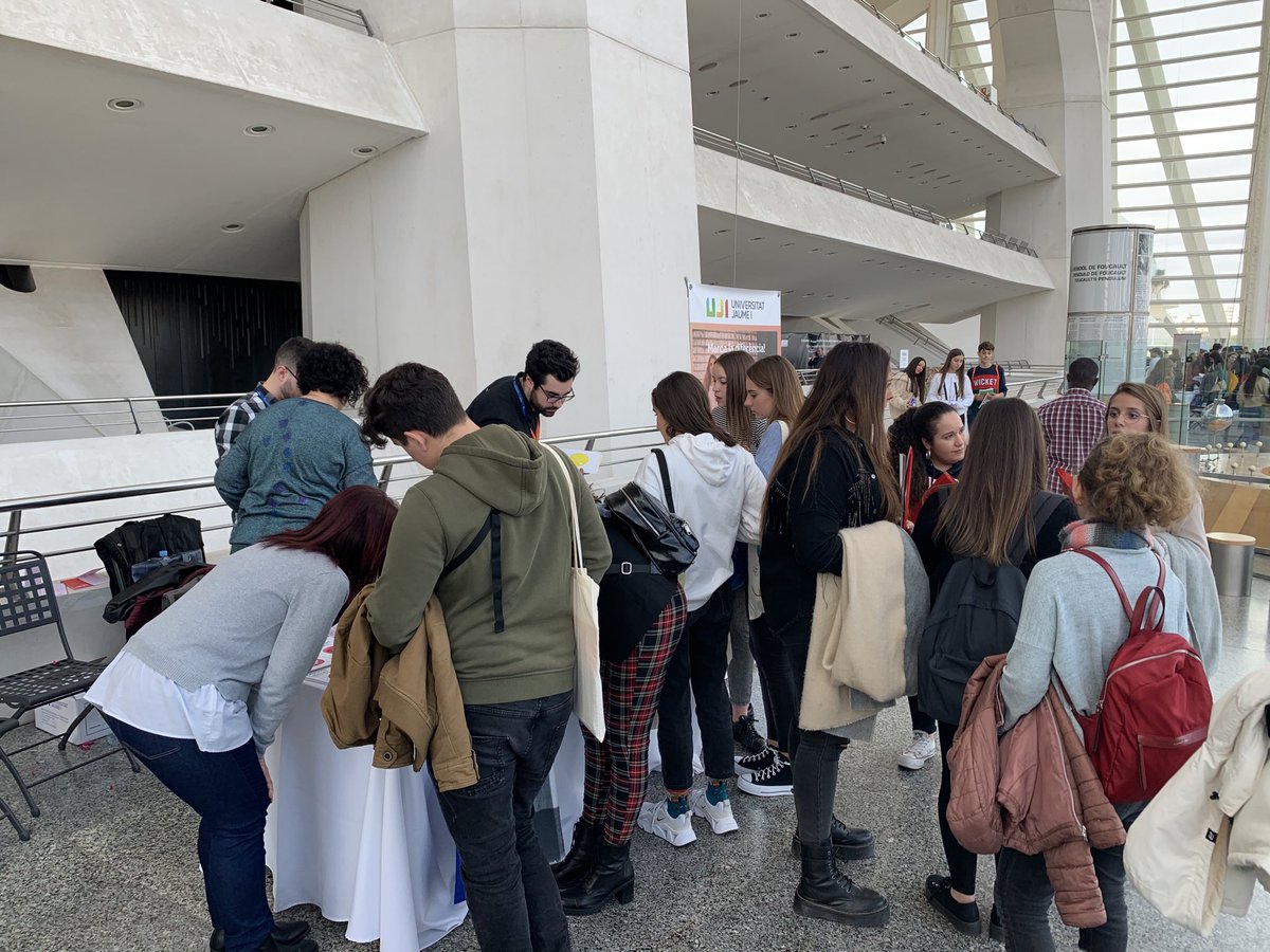 Inmaculada_1975's tweet photo. Moltes gràcies Ambaixadors UJI per la vostra tasca tan important d’apropar l’UJI al Futur estudiantat. #UJI #Futurestudiantat https://t.co/nKrkzl1GGz