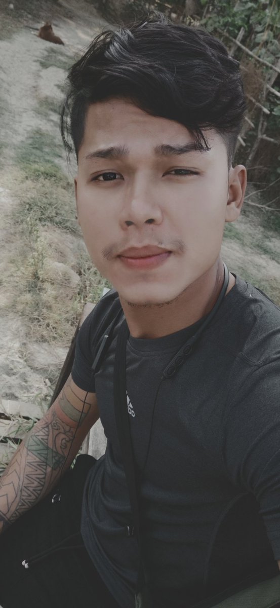 MoeThaukOo1's tweet photo. "လူတေယာက္ကုိ
ခ်စ္ဖုိ႔ ဘာေတြလုိအပ္သလဲ...?
လြယ္ပါတယ္ဗ်ာ😊

"ဝဋ္ေႂကြးေလး😟
အနည္းငယ္႐ွိရင္ "လုံေလာက္ပါၿပီ"
M.T.O###☂☂☂ https://t.co/QZorK0Jafn