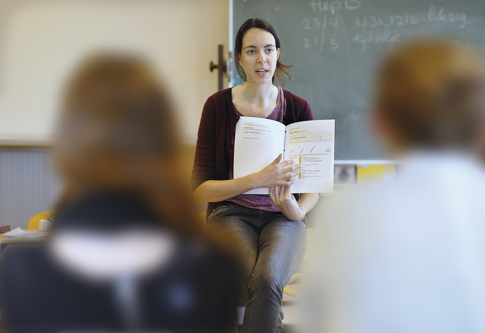 Ouders die samen met hun kinderen naar school gaan. Dat gebeurt vanaf volgende week woensdag in #Delfzijl! #Noorderpoort #Educatie en basisschool Kindcentrum Noord gaan zo samen de strijd aan tegen taalachterstand bij ouders. bit.ly/310Y8MH