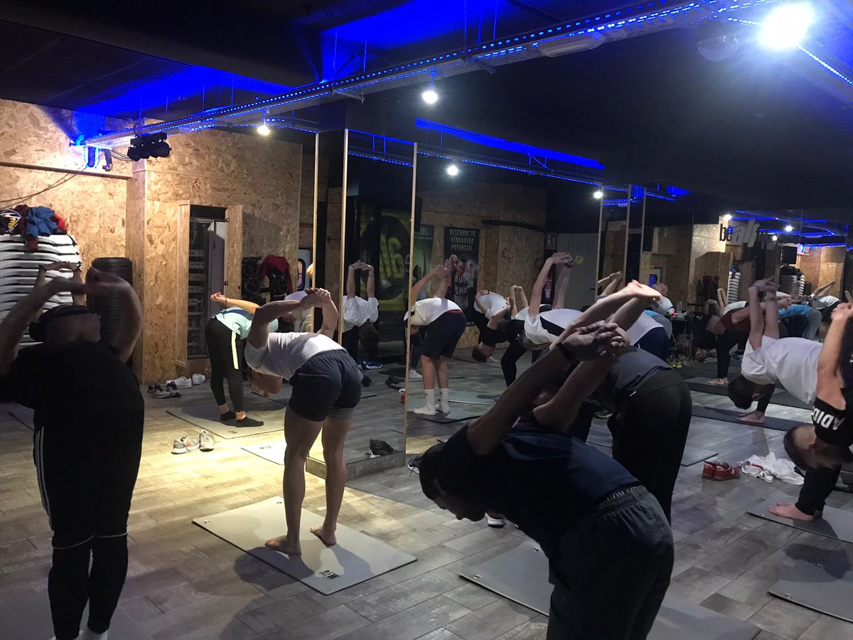 CEI_Tartessos's tweet photo. Clase de Bodybalance de los alumnos de Primero de TEAS en @beallfit.
#GSTEAS #GSTAFAD #bodybalance #clasecolectiva #valoracióndelacondiciónfísica #YoCreoEnLaFP #EstudiaFPenCórdoba @centrostafad https://t.co/VanSLHDaG1