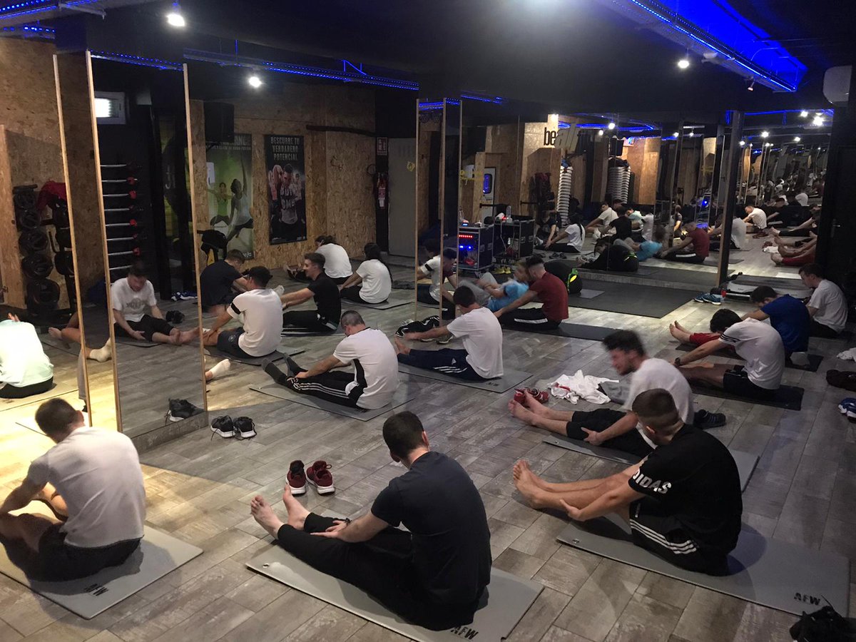 CEI_Tartessos's tweet photo. Clase de Bodybalance de los alumnos de Primero de TEAS en @beallfit.
#GSTEAS #GSTAFAD #bodybalance #clasecolectiva #valoracióndelacondiciónfísica #YoCreoEnLaFP #EstudiaFPenCórdoba @centrostafad https://t.co/VanSLHDaG1