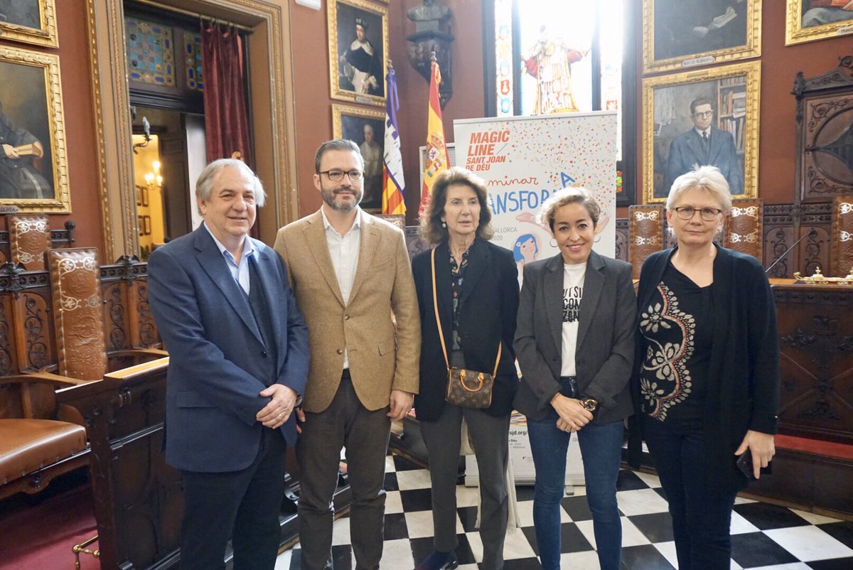 HSJD_PALMA_INCA's tweet photo. Esta mañana en el @ajuntpalma se ha presentado la 4a edición de la Magic Line Mallorca 2020. Gracias a todos las autoridades, empresas y amigos de la ML por apoyar esta iniciativa de @HSJD_PALMA_INCA Fundació SJD Serveis Socials Mallorca #caminartransforma #magicline https://t.co/5PXWetz7I3