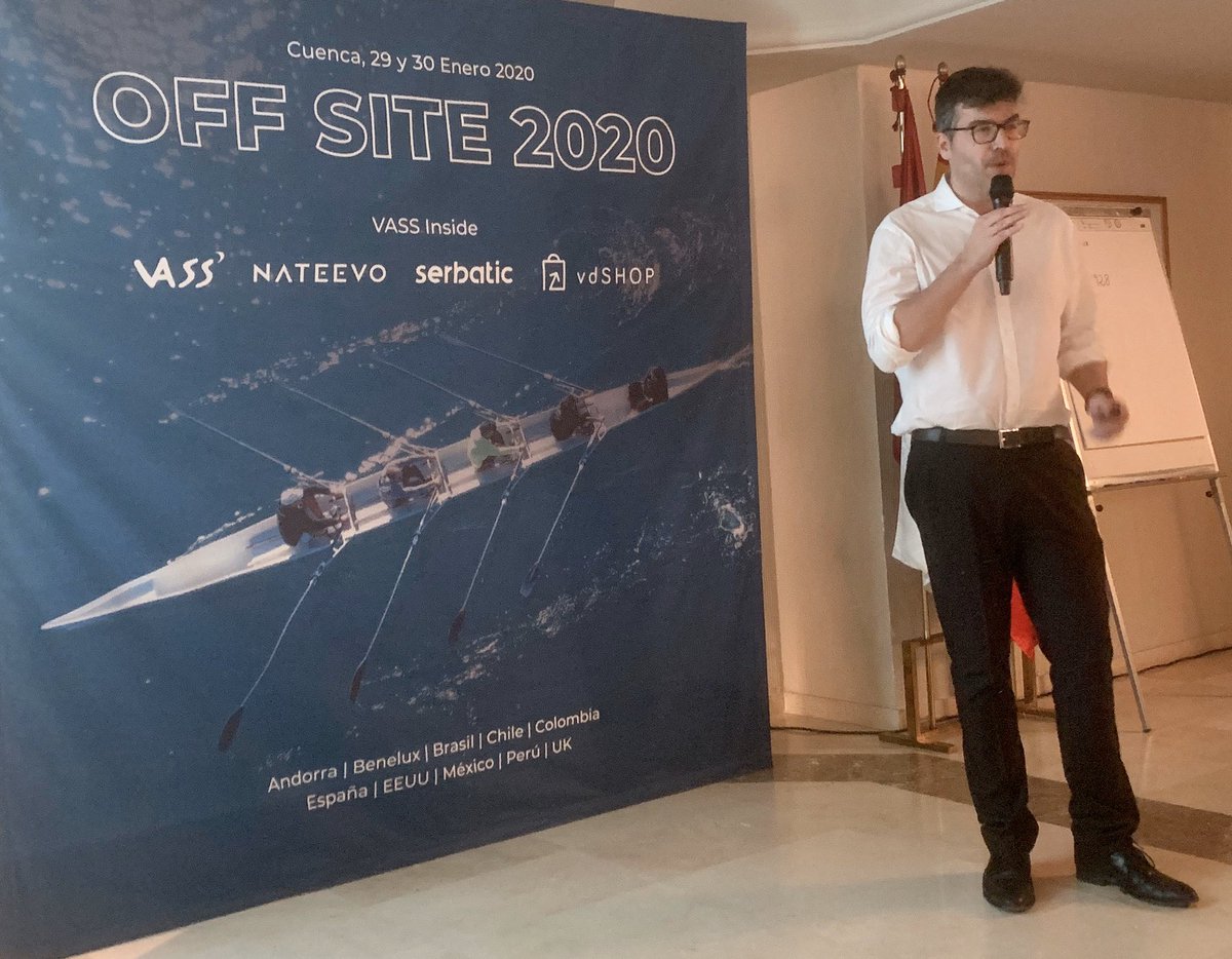 Joseluisferrero's tweet image. Nuestro Director General Inaki Bermejo presentando @vdshop4 en el #offsiteVass2020 #fullCommerce