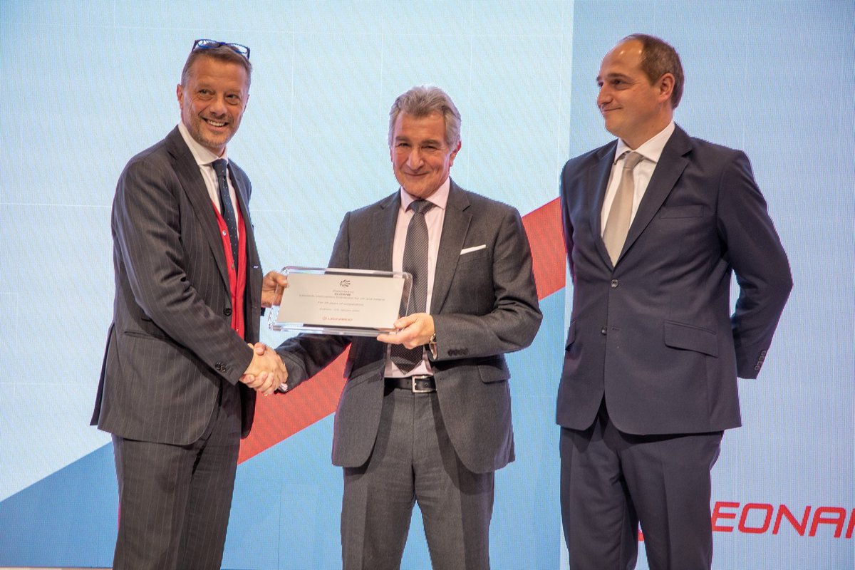 We are honoured to receive this plaque at HAI Heli-Expo for our long-standing partnership with Leonardo - Celebrating 25 years as the sole UK and Ireland Distributor 🚁.