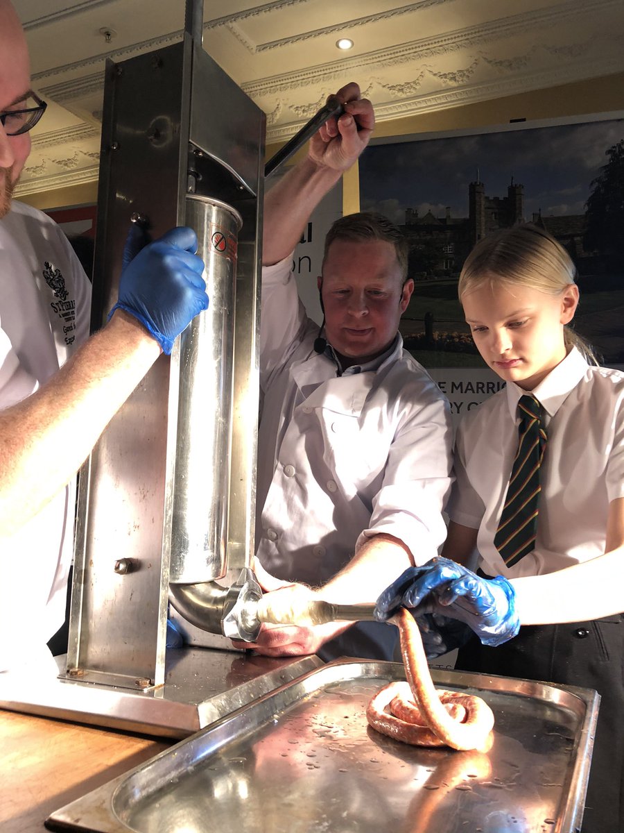 thechefsforum's tweet photo. First up at our @coleggwent #tasterday for local schools @StPierreHotel is sausage making with Sydney the sausage making machine #bangers https://t.co/ndlKggAnFY