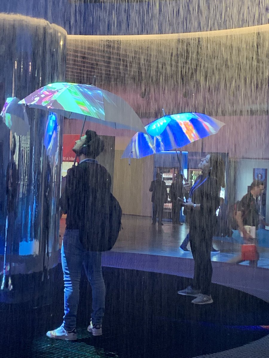 GSainzR's tweet photo. Singin’ in the rain... or should we say: working’ in the rain instead?  Cool stuff @CiscoLive #CLEUR https://t.co/bNVDPFbJau