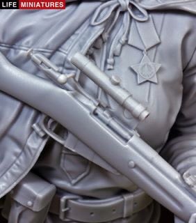 life_miniatures's tweet photo. ライフミニチュアの新製品を紹介します。 タイトルは '二次世界大戦 ソ連 女軍 スナイパー' です。　1/10スケール, 
部品数は 17個です。今回の製品は 300個限定版です。⭐️  ウェブサイトに訪問してもっと多くの写真を楽しんでくださいね。😄 https://t.co/Jh0sFfeHRH https://t.co/8uiiNG0k80
