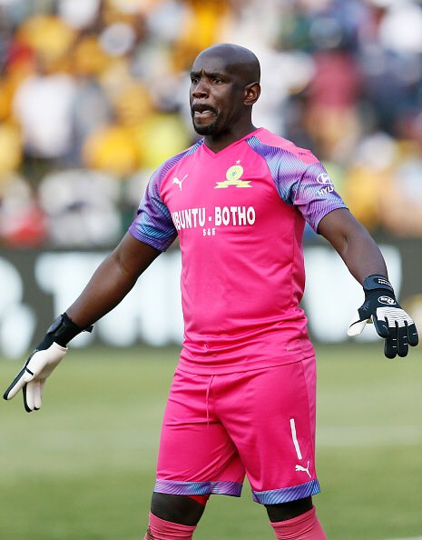 rg_glovesSA's tweet photo. RG Goalkeeper Gloves Zambia 🇿🇲  &amp; South Africa 🇿🇦 
Kennedy Mweene, International for Zambia &amp; goalkeeper for Mamelodi Sundowns 👆
Toride model! The Last wall! 

https://t.co/dJ5v7fR5dh

Team RG!
BORN TO BE A KEEPER!
#rgglovessouthafrica #rgtoride #goalkeeper #goalkeepergloves https://t.co/4202eu1cPr