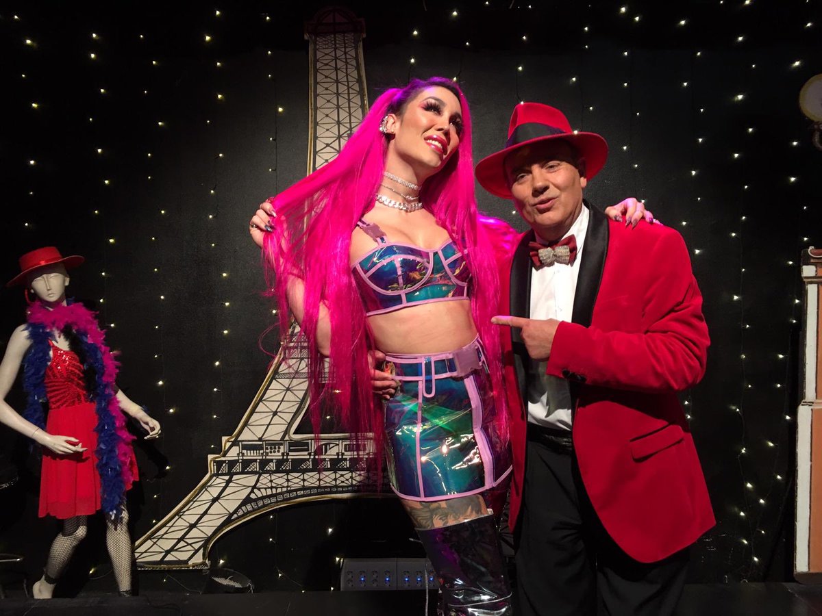 toniroviraytu's tweet photo. 📺 🆕 #AmorBipolar es el nuevo single de @lapelopony y esta noche lo podrás escuchar...
Y además nos acompañan @Nubedemaria21 @albert_llorens @Jcbenzal @joan_perera
#television #tryt1920 #FelizMiercoles
💻 https://t.co/mOIH9PLYVg https://t.co/PGOtKzXbMK