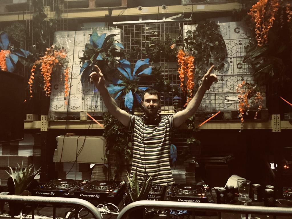 Back at CLUB INFLORESCENT returns on Valentine's Day (14th Feb) ❤️Another secret line-up to make the floor shake...  You don't wanna miss this one, lovers residentadvisor.net/events/1349768