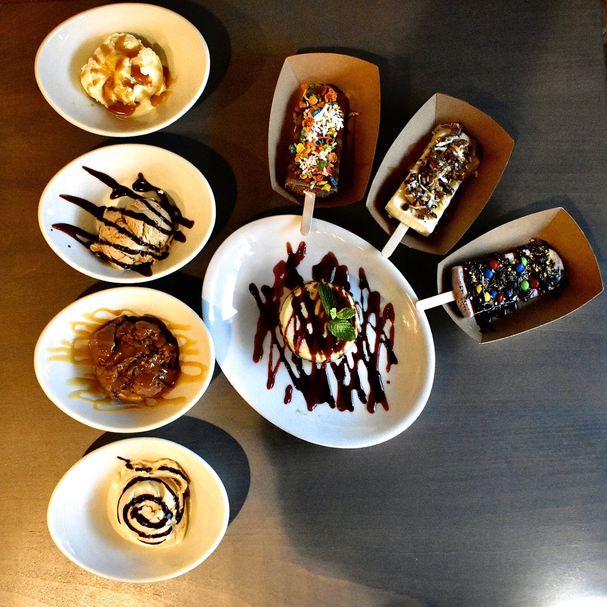 elementalpizza's tweet photo. “WHEN THE MOON HITS YOUR EYES, LIKE A BIG PIZZA PIE, THAT’s AMOOORE” 🎼 Valentine’s Day at Elemental, buy any entree between 5-9pm and get a free dessert! #deals #dessert #pizza #vday https://t.co/CwfTXqxa9M