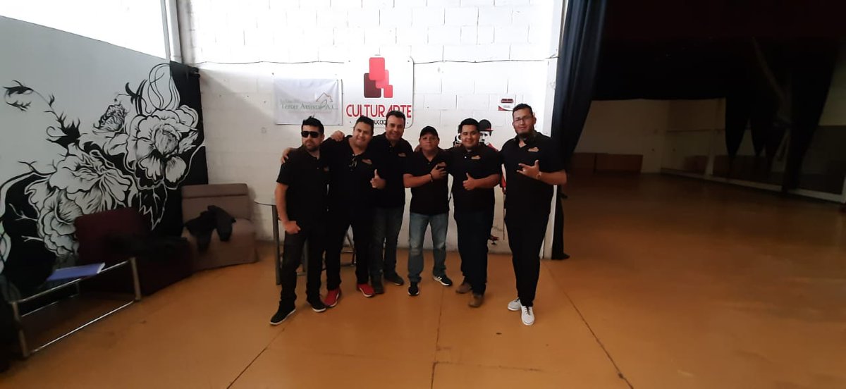 GrupoParada's tweet photo. Hoy en entrevista en CULTURARTE. Grupo "La Parada" Cumbia para ti #CumbiaWepa #CumbiParaTi https://t.co/b5TnsG0xlE