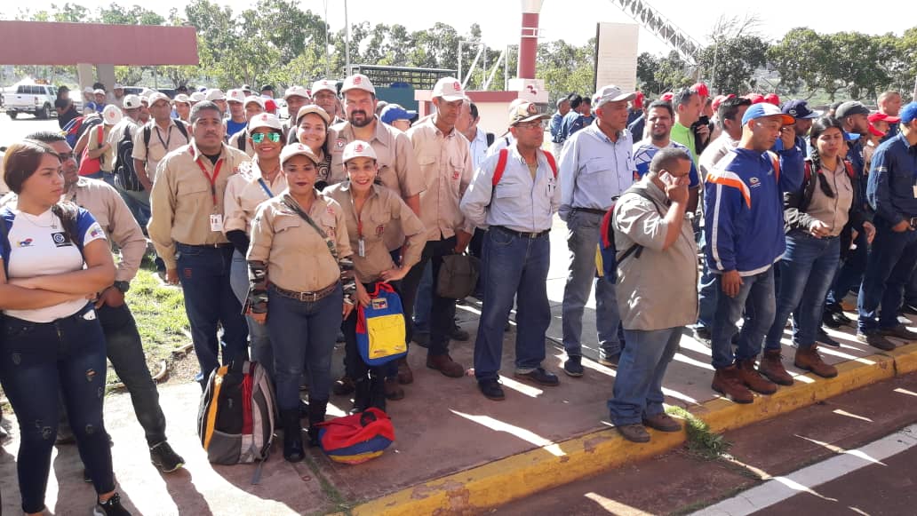 MpppstBol's tweet photo. que se realizará desde el 29/01/2020 al 16/02/2020 de las empresas @CvGaldia, bajo la dirección del Coordinador Nacional de los CPTT G/D Méndez Graterol, contando con la presencia del Vice Min @joseramonrivero Prof. Jesús Martinez @UBTJR_NACIONAL https://t.co/HWNKXLvzvf