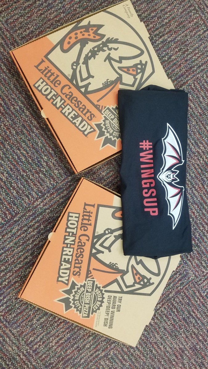PioNation1780's tweet photo. Get out to the Beck Center tonight @ 7:30 for the Men’s Basketball game vs. Franklin, KOBE theme! The first 50-75 people in the game will receive free pizza and Wings Up T-shirts will be thrown out after halftime! Get loud and get proud! #WingsUp #MambaMentality #ZAAAA https://t.co/Iq9hnXtVz4