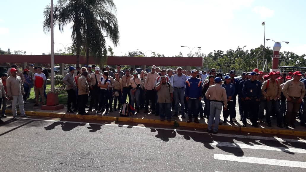 MpppstBol's tweet photo. que se realizará desde el 29/01/2020 al 16/02/2020 de las empresas @CvGaldia, bajo la dirección del Coordinador Nacional de los CPTT G/D Méndez Graterol, contando con la presencia del Vice Min @joseramonrivero Prof. Jesús Martinez @UBTJR_NACIONAL https://t.co/HWNKXLvzvf