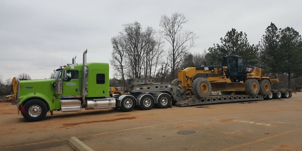 VeriTread's tweet photo. Buck Griffin is stealing our #WideloadWednesday spot this week. Nice!

#heavyhaul #veritread #logistics #trucking #heavyequipment #constructionequipment #oversizeload #wideload https://t.co/orlZZ4gNan